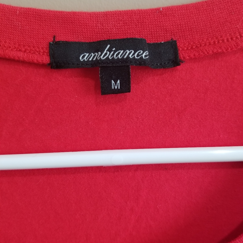 Red t-shirt - Picture 2 of 2
